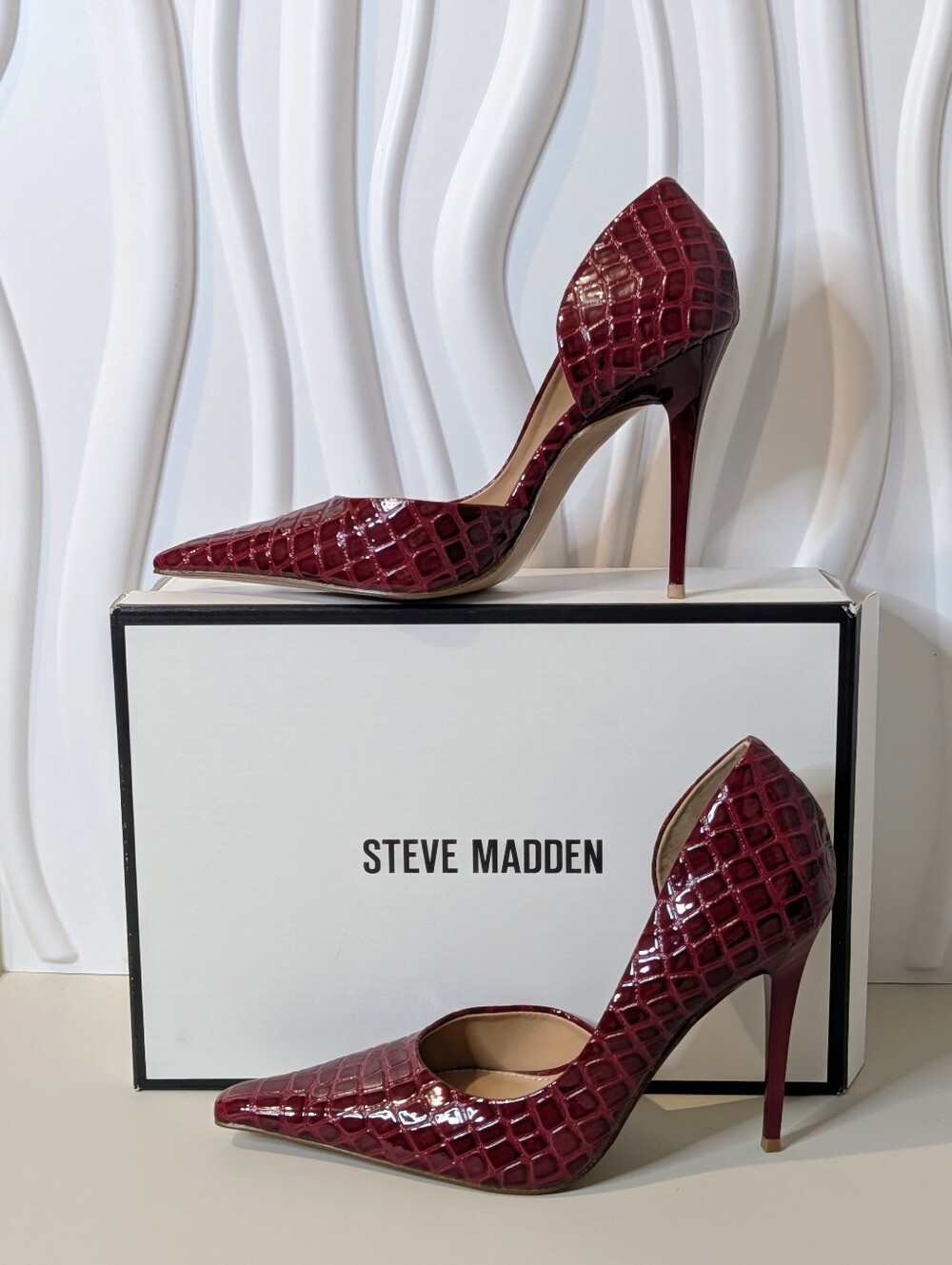 Steve Madden Burgundy Crocodile-Embossed Pointed Toe Heels - Picture 2 of 15
